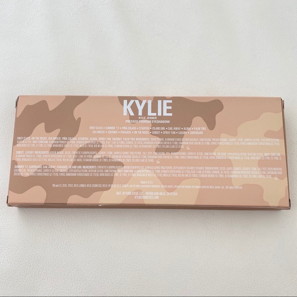 KYLIE COSMETICS Take Me On Vacation Palette - Picture 3 of 3